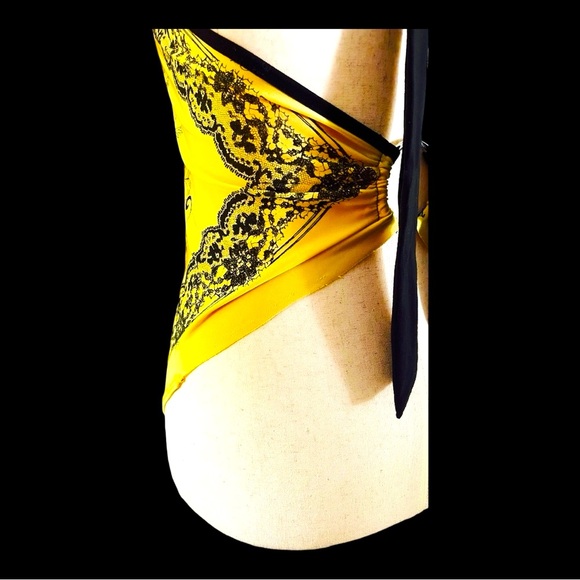 women’s yellow bandana halter top with metal embellishment, SIZE S - Picture 9 of 10